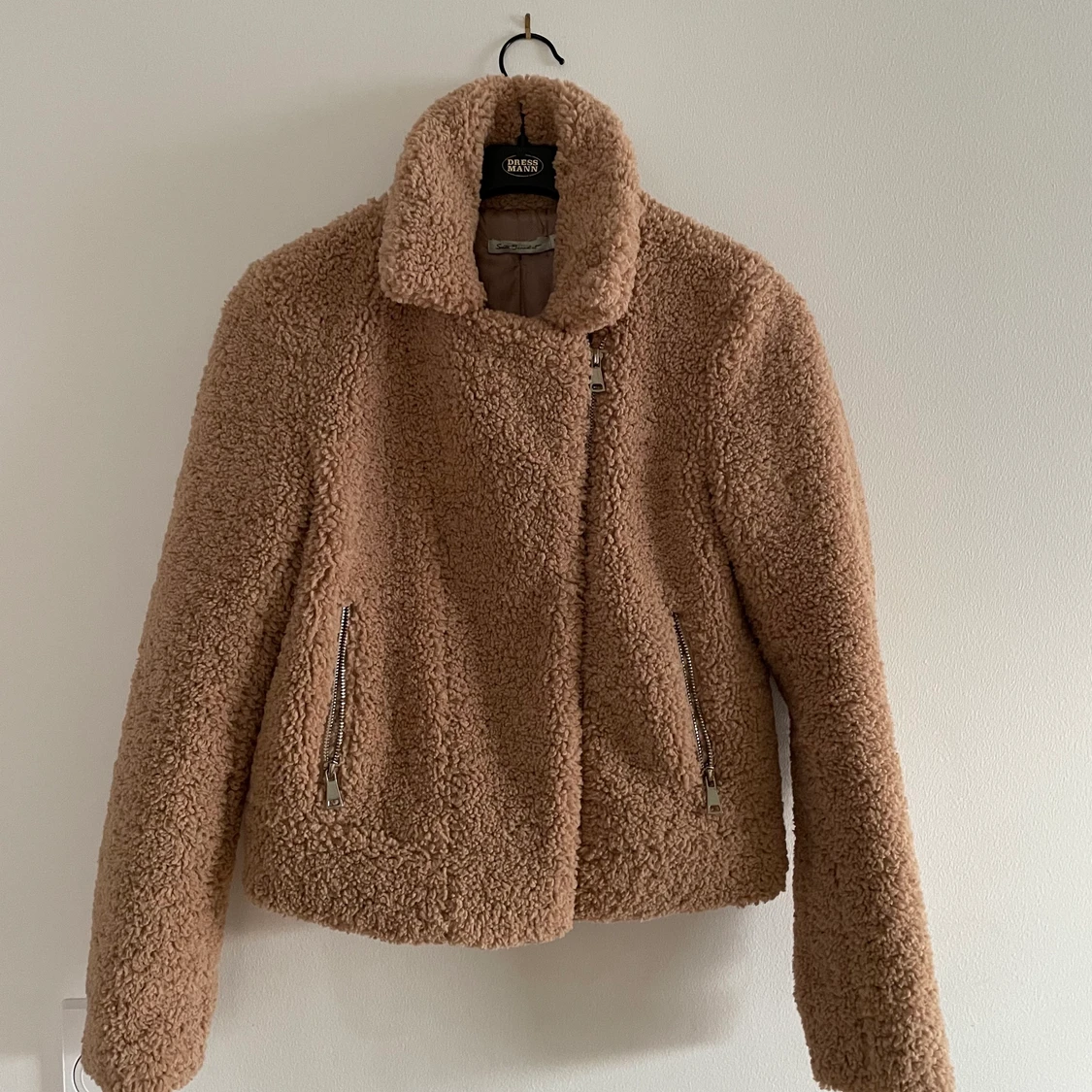 Beige (fusk)pälsjacka - 90