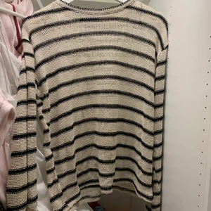 Randig zara tröja - Randig stickad tröja ifrån zara 😍 Aldrig använd! 