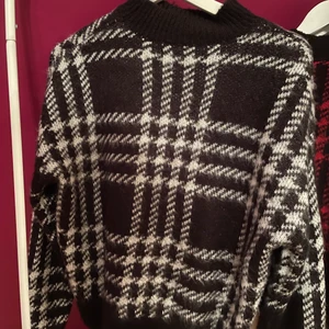 tröja - finstickad tröja, strl xxs men stor så passar xs-s, nytt skick, oanvänd, slutsåld från newyorker