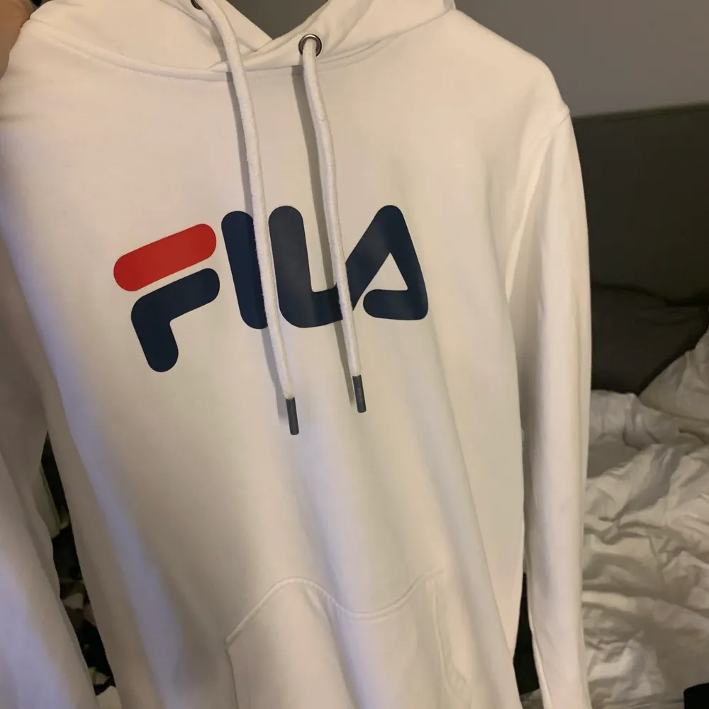 Är i väldigt bra skickt använt den Max två gånger Max tyvär💞 kommer inte till användning i min garderob tyvär. Frakten betalar du. Priset kan diskuteras . Hoodies.