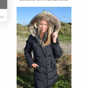 Rock and blue jacka ”arctica” stl 38 - Säljer min fina vinterjacka från rock&blue som ser ut såhär,köpte den för 5000 nypris,  älskat den väldigt mycket men säljer den nu då den inte kommer till användning längre, hör av er!!🥰🥰