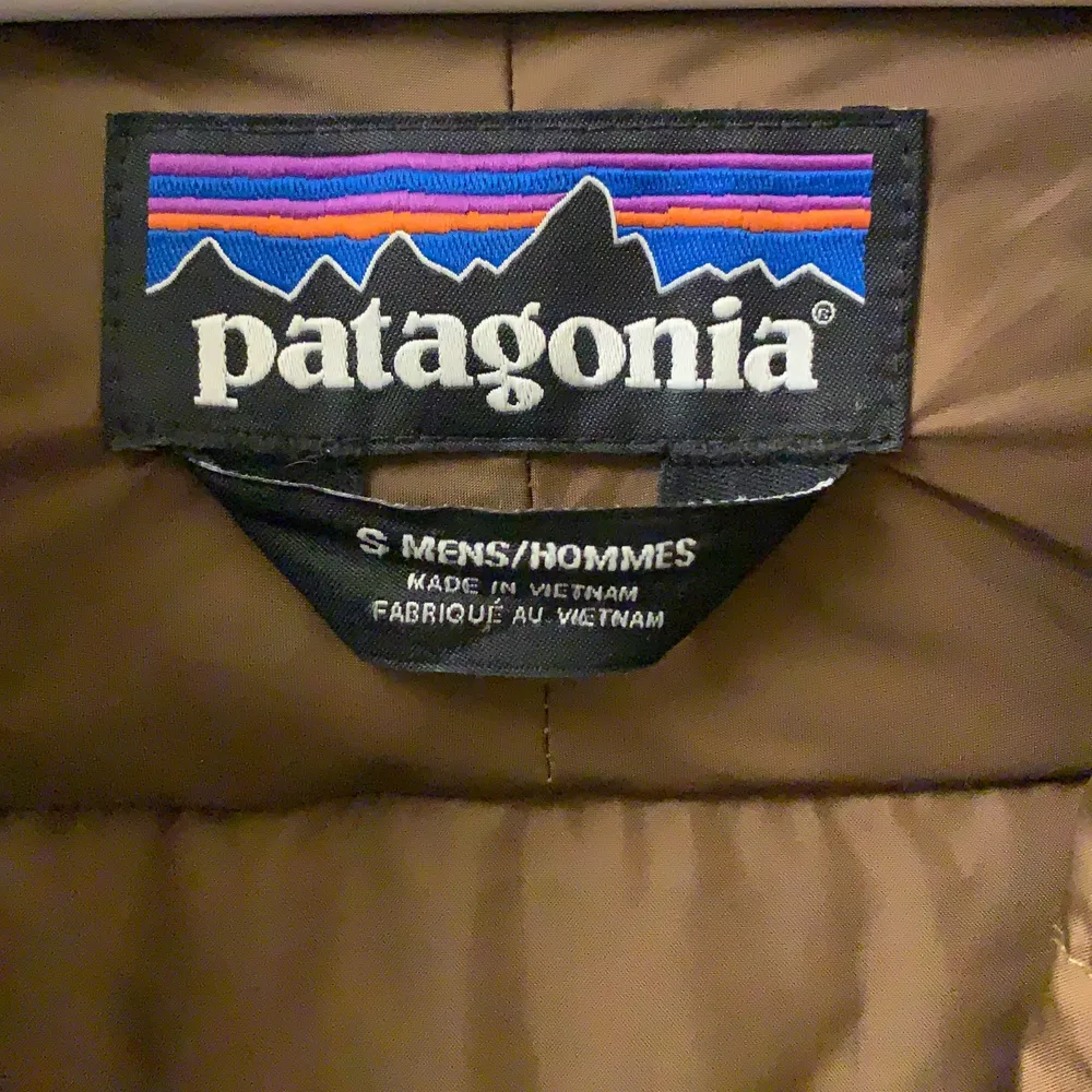 Säljer min fina jacka från Patagonia efter endast några användningar då den inte var riktigt rätt i storleken. Skicket är väldigt fint. Nypris ligger på 3200kr. . Jackor.