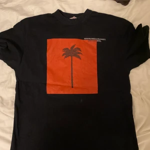 Palm Angels x Palm Angels Tee  - Strl: L Cond: 8