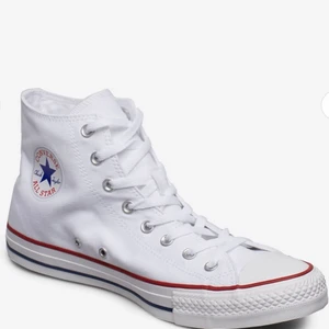 Converse  - Vita Converse i storlek 37🤍 Använda 1-2 gånger, som nya🤍