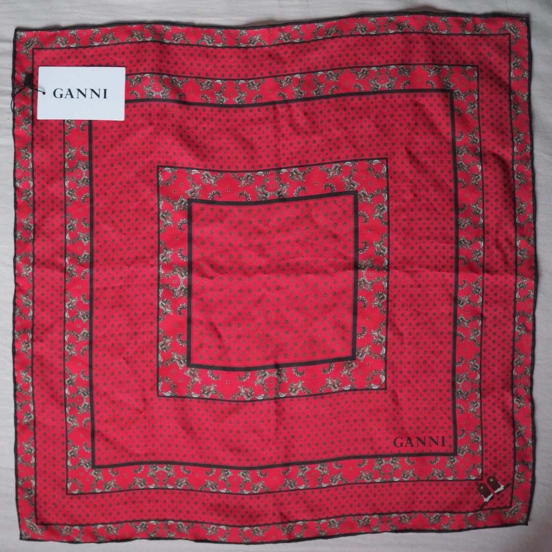 Ganni Nellieburg scarf