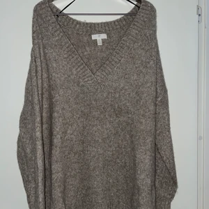 Stickad tröja - Aldrig använd 