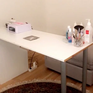 Nagel kit - Säljer ett helt kit till den som vill börja med naglar (både akryl och gele). Där ingår bland annat: bord med ventil, låda, tippar, akryl pulver (flera färger), gele (flera färger), tippar och mallar, lim, glitter, elfil med ställ och flera olika filar (samt påfyllning), vanliga filar, nagel modeller att öva på, nagelbands olja och mycket mer! Hämtas i Göteborg, pris kan diskuteras.  #nagelkit #elfil #UVlampa