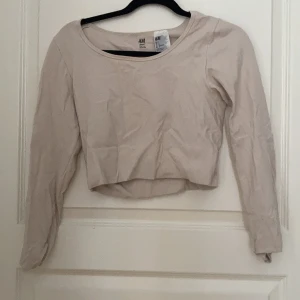 Ljusrosa sporttröja - Ljusrosa sporttröja från H&M i strl L🥰