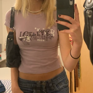 Babytee - So cute lila babytee, passar XS, 80kr+frakt💜