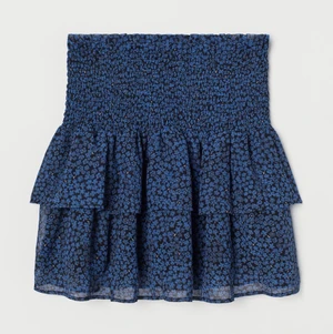 Volangkjol - As fin kjol som jag aldrig använt. Storlek 170 men passar både xs och s