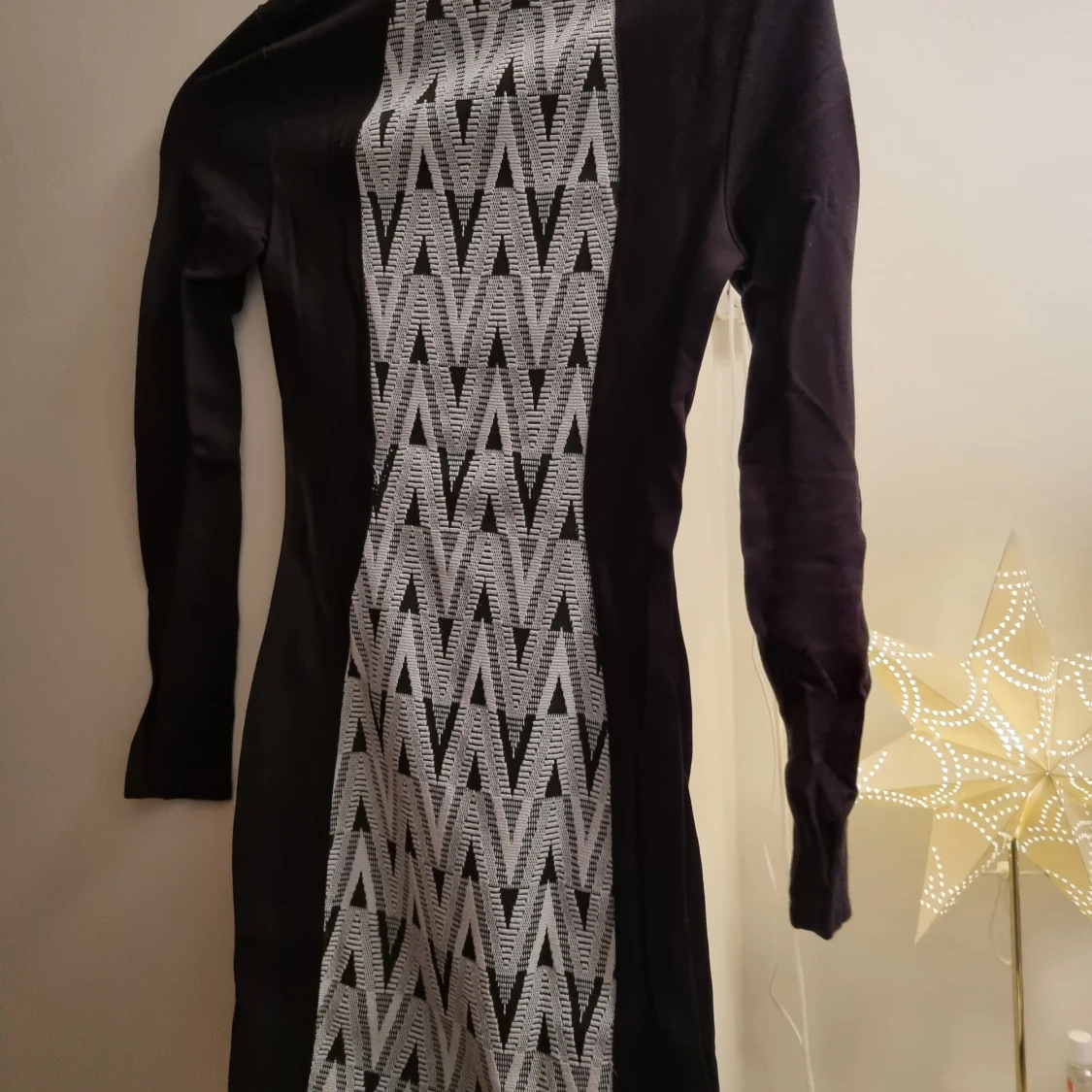 Divided tight klänning 