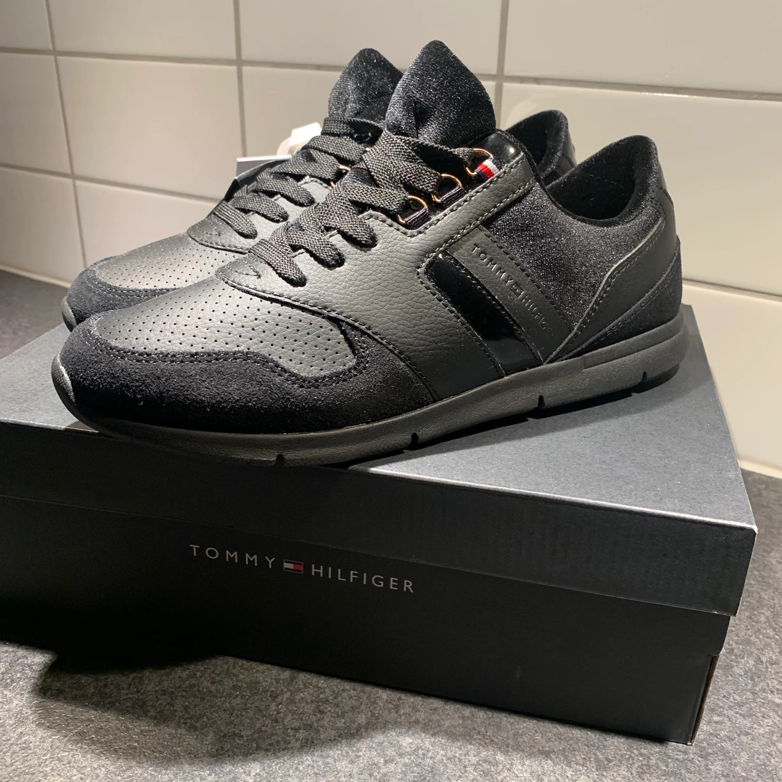 Tommy Hilfiger skor strl 39