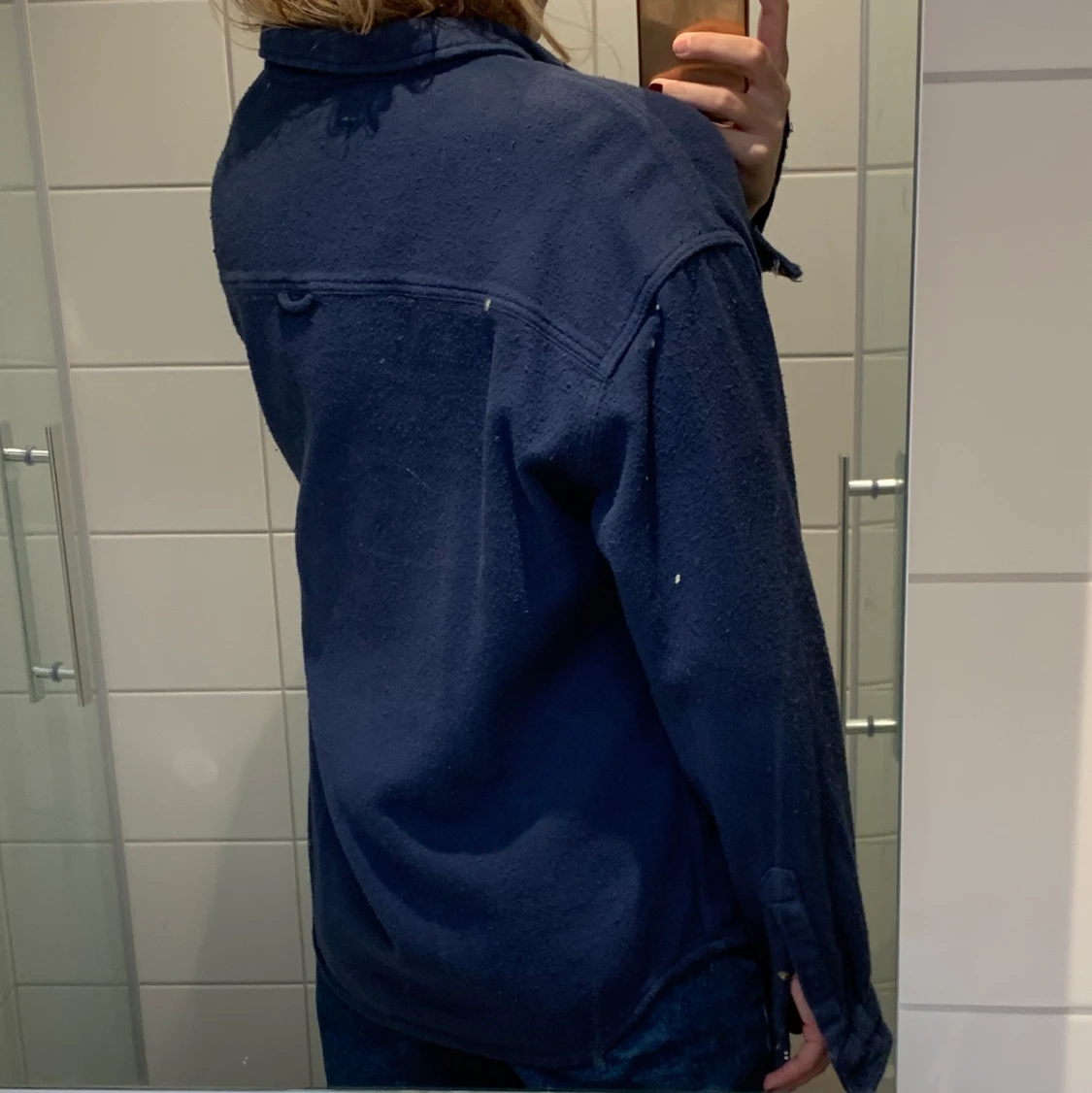 Marinblå skjorta i tjockt tyg - 91