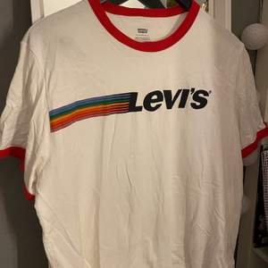 En snygg T-shirt från Levi’s som jag inte använt så mycket:)