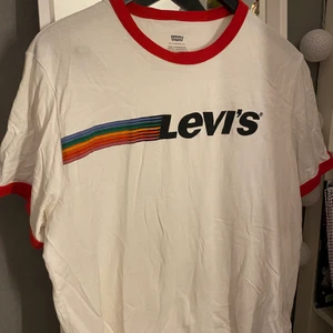 Levis T-shirt  - En snygg T-shirt från Levi’s som jag inte använt så mycket:)