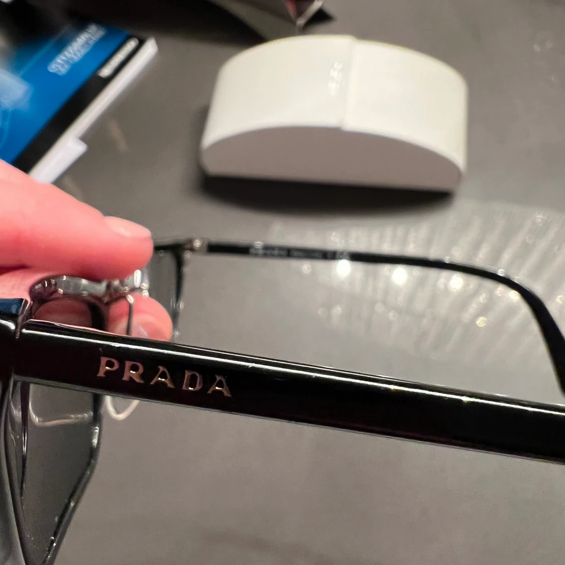 Prada solglasögon  - 91