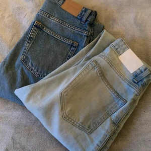 Voyage high straight jeans  - Supersnygga jeans från weekday i modellen ”voyage” som tyvärr inte kommer till användning längre. Kolla in min profil för fler liknande jeans, det är bara att kontakta mig vid frågor🥰