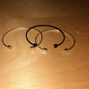 Metall armband  - Tre enkla klassiska metall armband som går att göra större baserat på handled