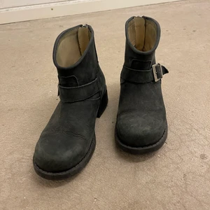 Johnny Bulls  - Toppskick, använt endast fåtal gånger. Låga i modellen. Köparen står för frakt.