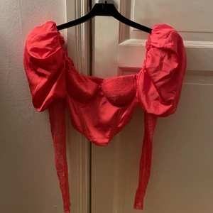 Topp  - Topp från ohpolly storlek xxs använt en gång 