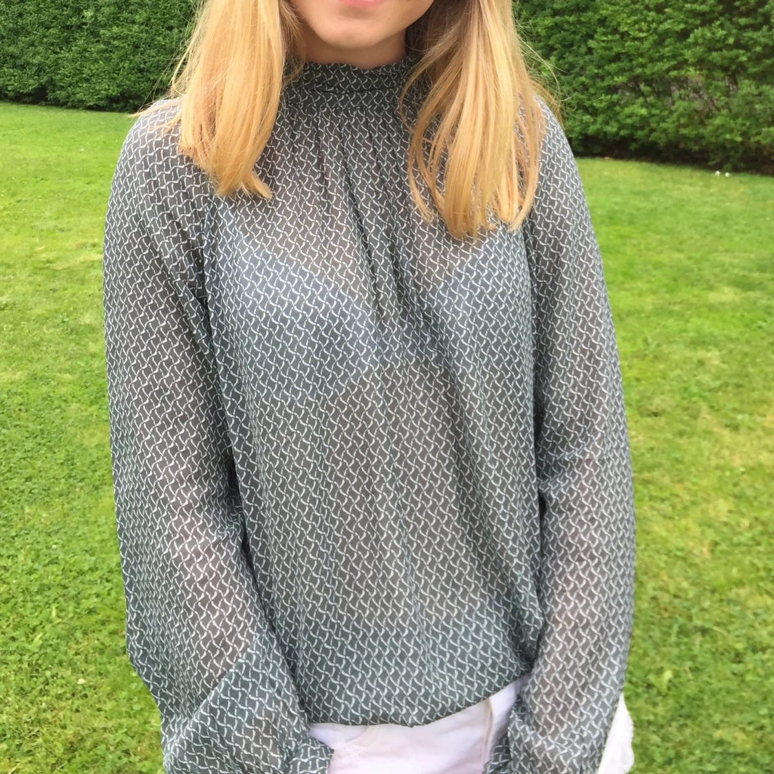 second Female blus - 90