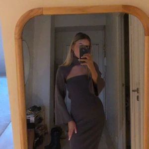 Ärmar  - Ärmar med polokrage från zara i storlek M. Köpare står för frakt på 66kr💕💖