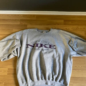 vintage Nike sweatshirt - Dont miss this fire piece🥵Passar M/L.