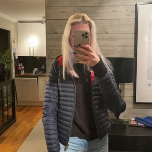 Colmar jacka - Blå colmar jacka med bra skick, säljes för att den för liten tyvärr. 