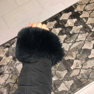 Fatima parka jacka  - Oanvänd, säljer pga inte använder den