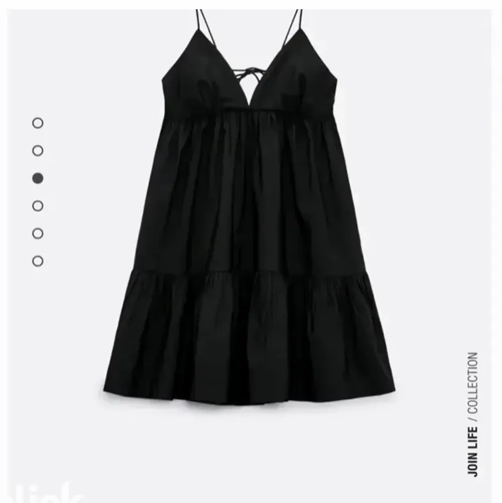 Säljer min zara klänning som jag använt 1 gång innan, super fin och verkligen en klänning man kan klä upp och ner ✨✨❣️. Klänningar.