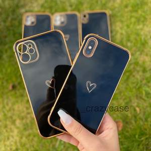 Black luxury heart case🖤🎩 Vi har följande Iphoneskal i lager: Iphone 12 ,11, XS, XR, 7/8. Pris: 129kr Fri frakt 📦