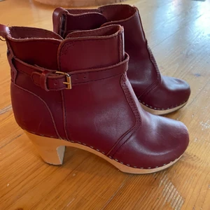 Swedish hasbeens stl 37 - Superfint skick, nästan som nya. Storlek 37, normala i storleken. Finns i Umeå eller skickas för fraktkostnad. 