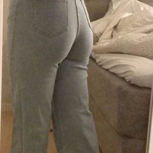 Blå jeans - As fina blåa jeans som jag inte kommit till användning! Skicket är bra, och köpare står för frakten!❤️