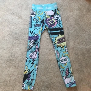 Träningsbyxor  - Ett par Stronger byxor som tyvärr inte kom till någon använing💕 ( köparen står för frakten )🤩🤩