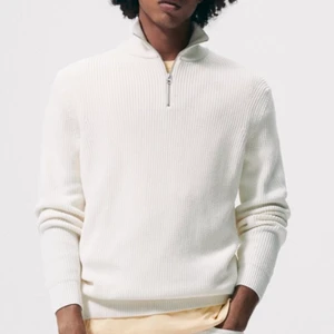 Zara vit half zip - Jätte skön zip tröja från Zara i storlek L. Nypris 499.