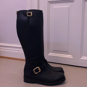 Urban project - Storlek 40, andvända högst 4 gånger en vinter. Köpta för  2300