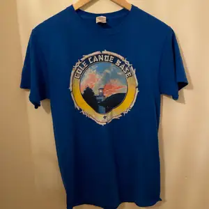 Blå T-shirt! Superfin kvalite! 