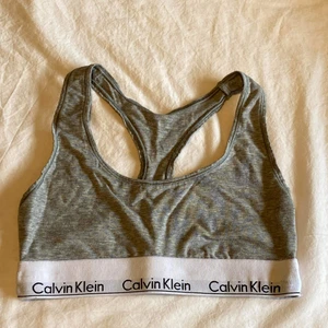 Calvin Klein BH - Næsten som ny