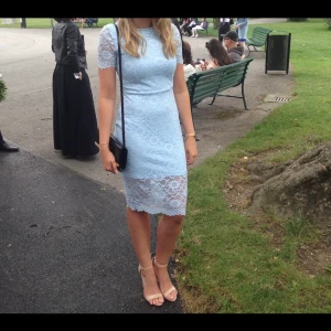 Fin blå sommarklänning  - Storlek S! Knappt använd! 