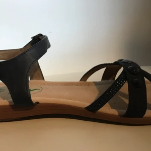 Låga skor - Fina sandaler aldrig använda