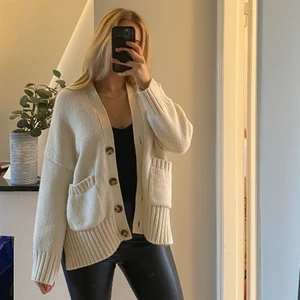 Kofta Zara - Vit kofta i storlek S från Zara :)