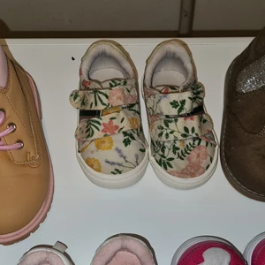 21-23,begagnade skor i bra skick - begagnade skor ii bra skick,fråga mig om priset