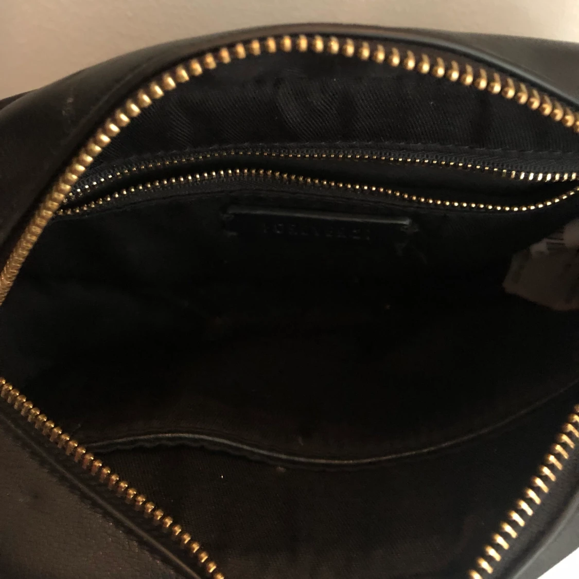 Svart väska med stjärnor  - 90