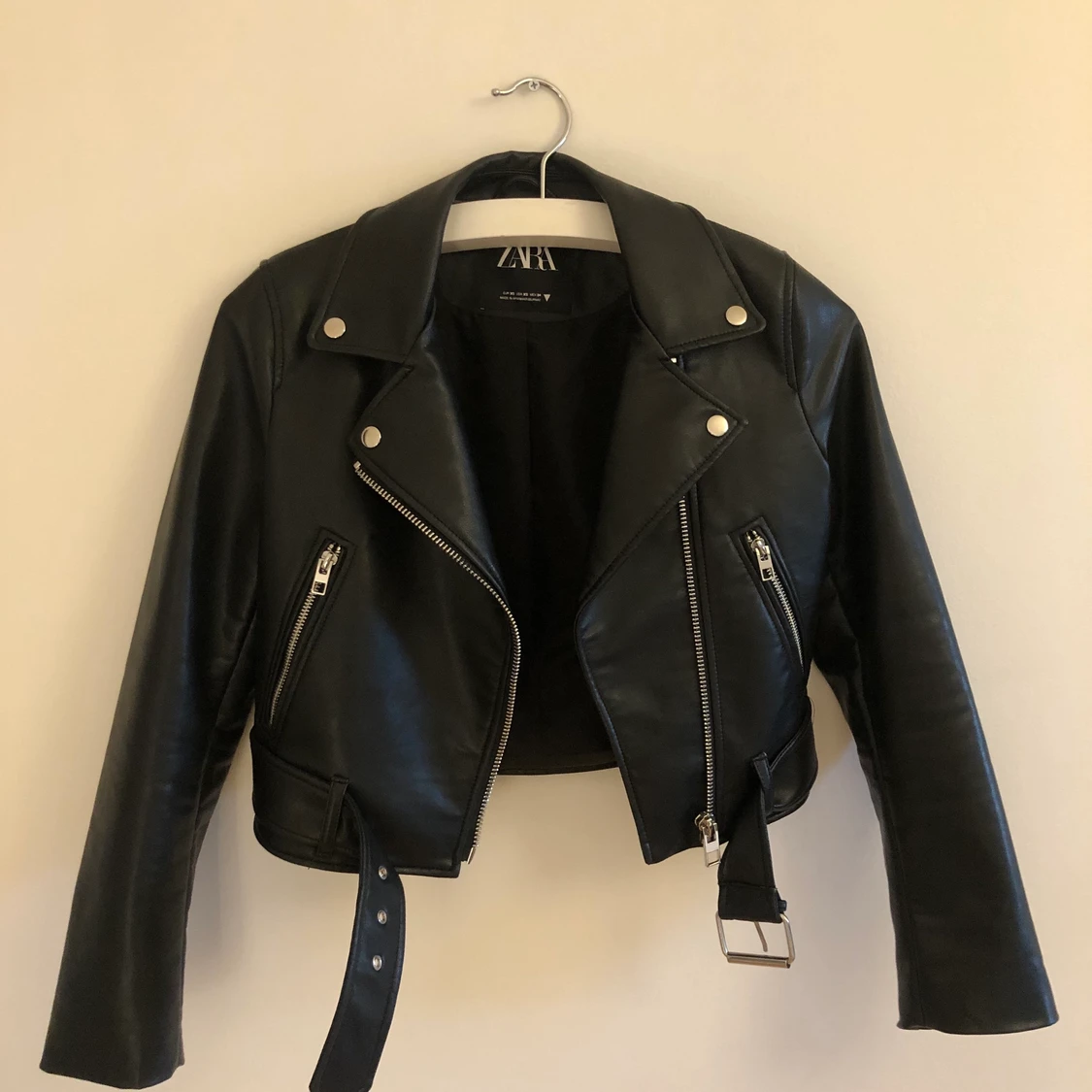 Skinnjacka från ZARA i storlek XS