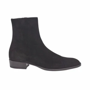 Saint Laurent boots - !Beställningsvara! - Saint Laurent Boots - Storlek 41 (men andra kan även finnas) - Skick 10/10 - nypris 9000 - mitt pris: bin 6000 - Köpare står för frakt om inget annat bestäms och meetup kan lösas i Uppsala eller eventuellt i Stockholm 