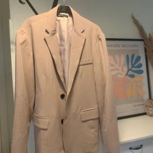 Blazer  - Endast testad, från Shein. Storlek XL som motsvarar L 🥰