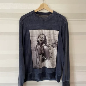 Limitato sweatshirt - Limitato sweatshirt i gott skick. Bud från 500kr bin 950kr.