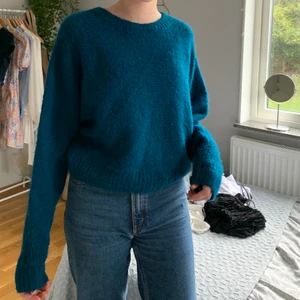 Blå stickad tröja från hm - Sticks inte 