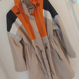 M - Dam Regn Jacka . M STL den jättefin skick