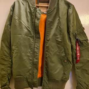 Alpha Industries Bomber Jacket. Size S. Helt Oanvänd.